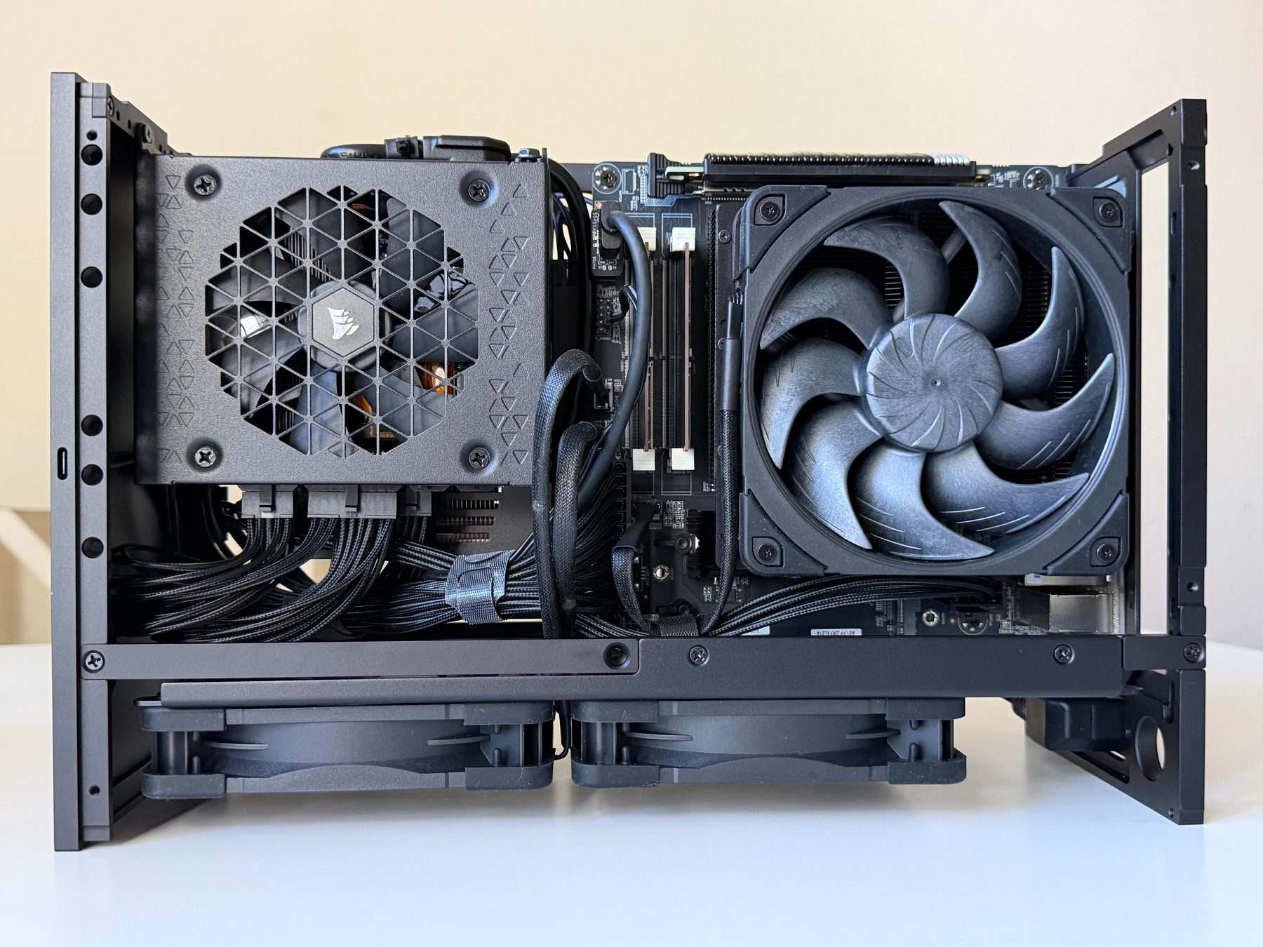 DIY Stem Machine without side CNC covers. You can see the Corsair SF1000 PSU and
Noctua NF-A12x25 G2 PWM chromax.Black fan for CPU cooling